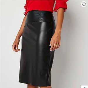 Faux leather pencil skirt